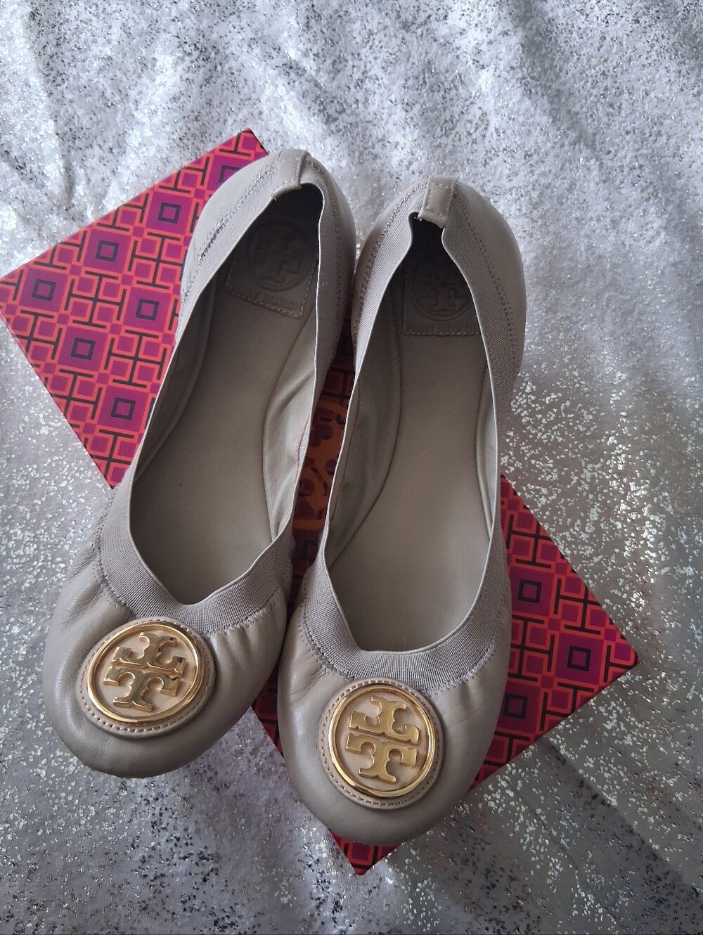 Tory Burch Women's Beige Reva Logo Ballet Flats